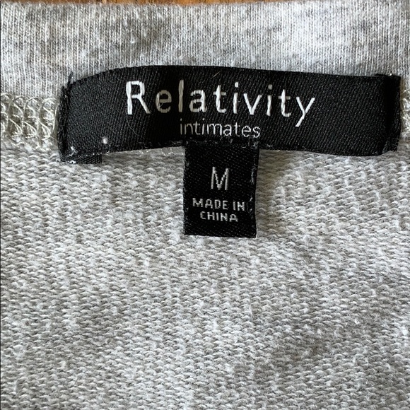 Cute comfortable pullover! - Picture 2 of 3